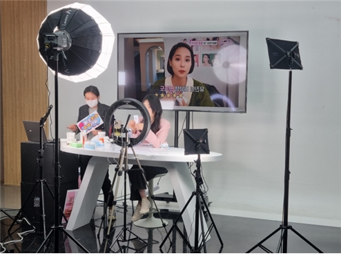 썸머스타, 예주 X DAERA 틱톡 라이브 방송 진행