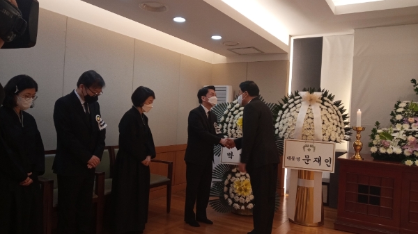 안상수 인천시장 예비후보, 안철수 위원장 부친상 조문