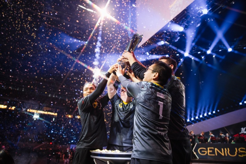 이블 지니어스(EG) 선수들. 사진=LCS SNS.
