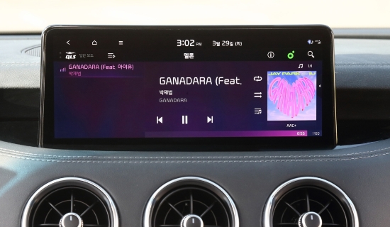 기아 스팅어 인포테인먼트에서 실행한 멜론의 모습