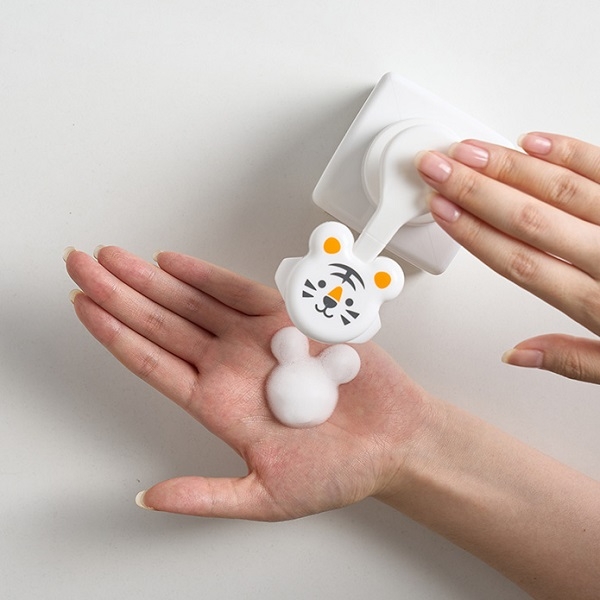 생활공작소, ‘생곰이 핸드워시’ 이어 ‘생범이 핸드워시 선물세트’ 출시