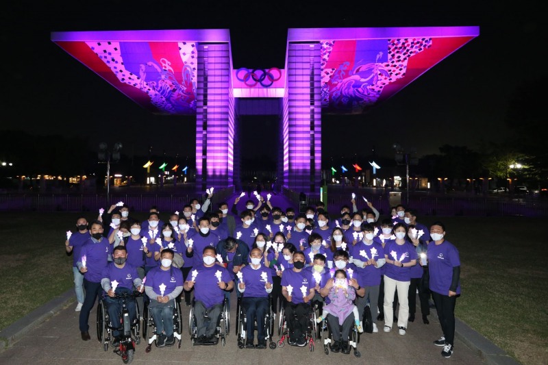 지난 19일 올림픽공원 평화의 광장을 물들인 #WeThe15(위더피프틴) 캠페인 행사 모습[대한장애인체육회 제공] 