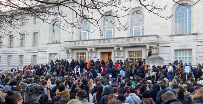 英 전국교육노조 “경찰 학교 개입, 최후 보루 돼야”