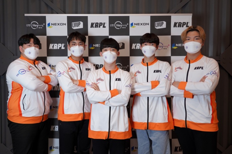 팀 이터널(사진제공=넥슨)