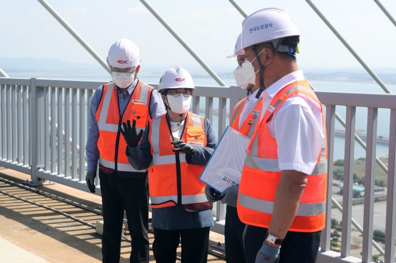 김진숙 한국도로공사사장, 서해대교 현장 찾아 안전점검·직원 격려 실시