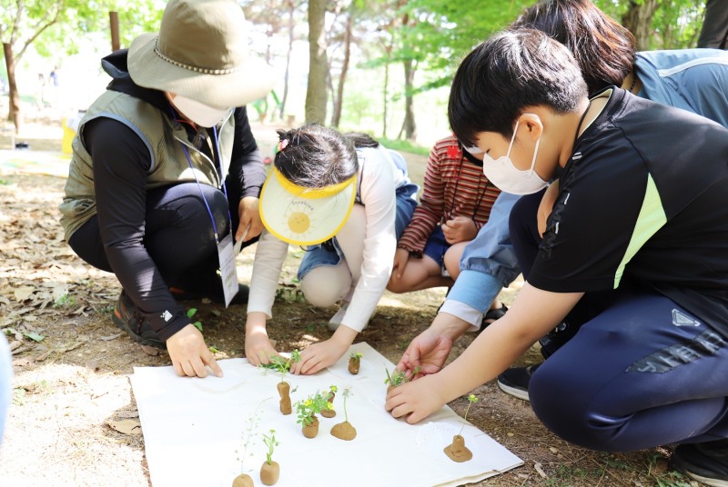 로컬푸드 체험 투어에 참여하고 있는 모습 (사진제공 = 나주시)