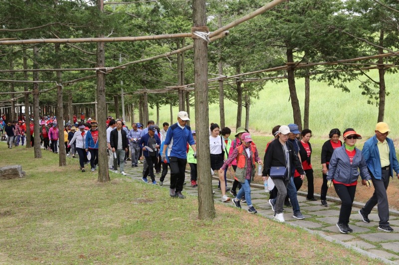 정읍시가 생활 속 걷기 운동 실천과 시민의 건강 걷기 유도를 위해 ‘5월 워크온 챌린지’를 운영한다. (사진제공 = 정읍시)