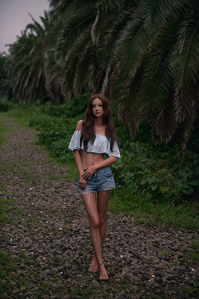 배우 이서엘, 화보로 넘사벽 비주얼과 몸매 뽐내