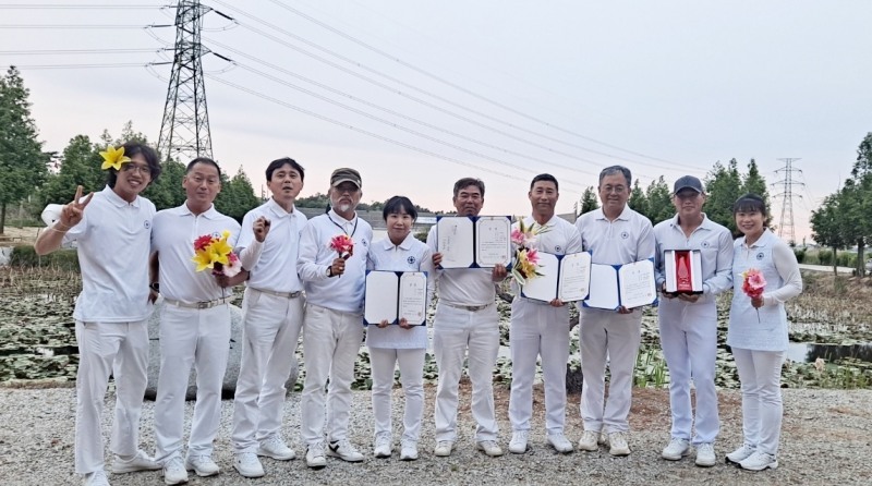 정읍 필야정 선수단은‘2022 익산 서동축제 기념 전라북도 남녀 궁도대회’에서 단체전 우승을 차지했다. (사진제공 = 정읍시)