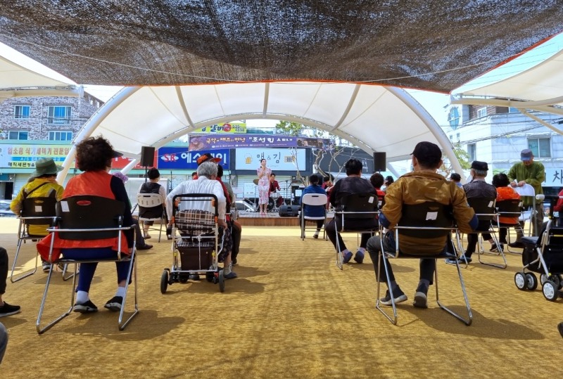 ‘찾아가는 예술극장-조선 힙 스타’ 공연 모습 (사진제공 = 정읍시)