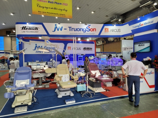 베트남 ‘메디팜 2022 하노이’에 참가한 JW홀딩스의 독립 부스 모습