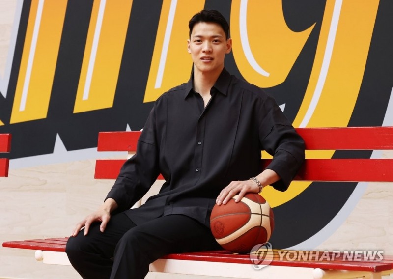 (용인=연합뉴스) 2021-2022 KGC인삼공사 정관장 프로농구 우승팀 서울 SK 나이츠 김선형이 18일 경기도 용인시 SK나이츠 체육관에서 진행된 연합뉴스와의 인터뷰에서 포즈 취하고 있다.