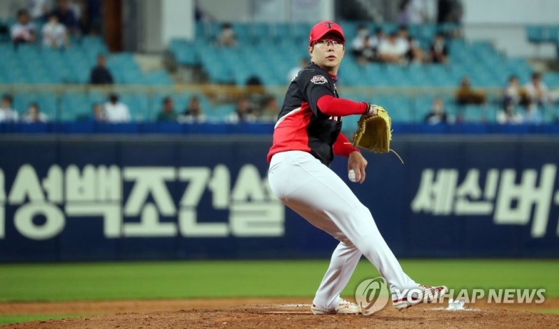 (대구=연합뉴스) 25일 대구 삼성라이온즈파크에서 열린 프로야구 '2022 신한은행 쏠(SOL) KBO 리그' KIA 타이거즈와 삼성 라이온즈의 경기. 5회말 KIA 선발투수 양현종이 역투하고 있다.