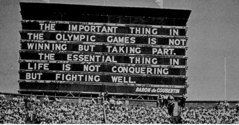 1948년 런던올림픽 개막식 관중석 상단에 설치된역사적인 쿠베르탱 남작 어록. [인터넷 쿠베르탱 스피크스(Coubertin Speaks) 홈페이지 캡처] 