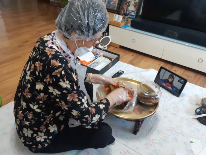 목포시 지원 2022년 어르신 체험활동 ‘건강 꾸러미 사업’ 모습.