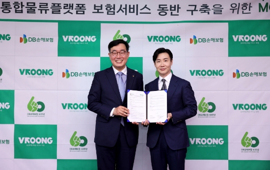 지난 27일 DB금융센터에서 DB손해보험이 메쉬코리아와 통합물류플랫폼 보험서비스 MOU를 체결하였다. 사진 왼쪽부터 DB손해보험 법인사업부문 이창수 부사장, 메쉬코리아 총괄대표 유정범의장