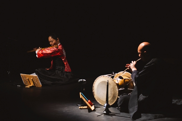 요크한국의 날 축제 저녁에 진행된 ‘한국음악의 밤’에서 진행된 신라앙상블의 국악 공연 모습.