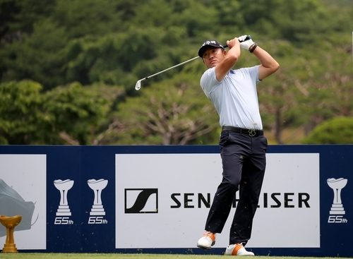 '군인같은 골퍼' 황중곤, KPGA 선수권 이틀 연속 선두…3R 12언더파