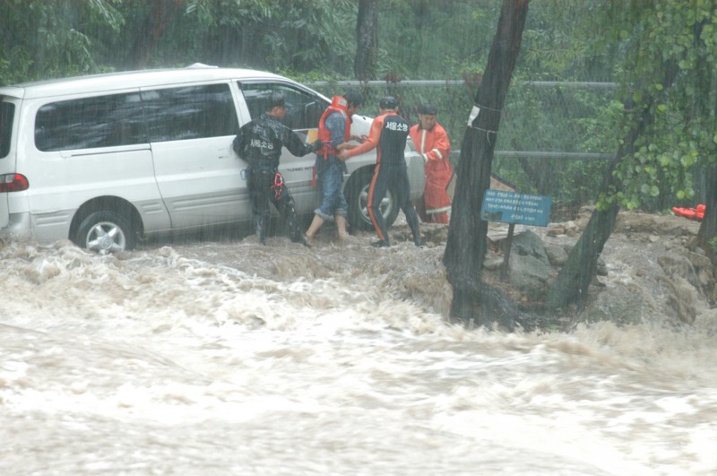 서울시 소방재난본부가 여름철 폭염 및 풍수해로부터 시민의 안전을 확보하기 위해 긴급구조대책을 추진한다. 사진=서울시