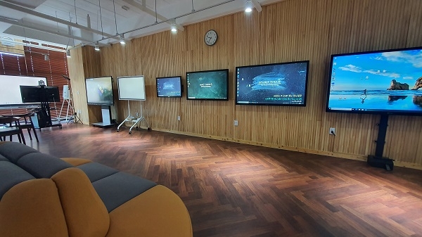 스마트터치, 전자칠판 쇼룸 그랜드 리뉴얼 오픈