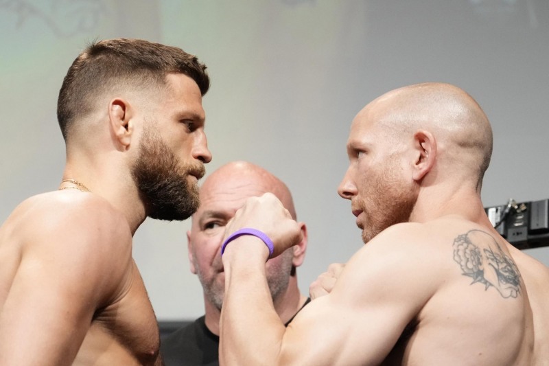 경기 전 기싸움을 펼친 에밋(오른쪽)과 케이터(사진=UFC)