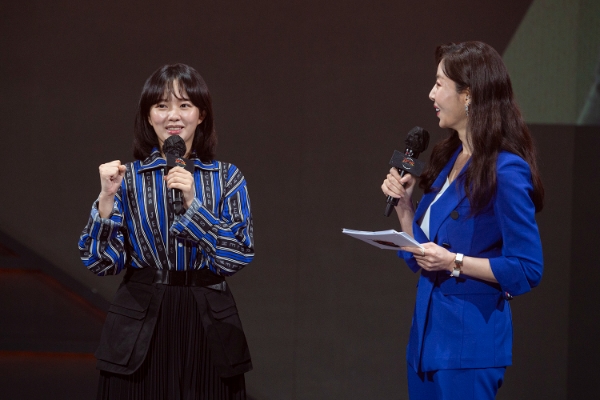 1대 던파모바일 앰배서더 배우 정지소(우)