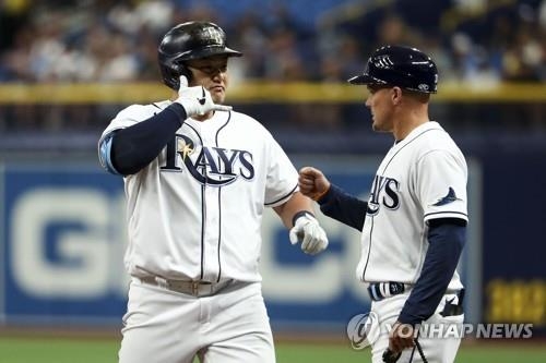 최지만, 12번째 멀티히트로 20경기 연속 출루…팀은 4-5 역전패