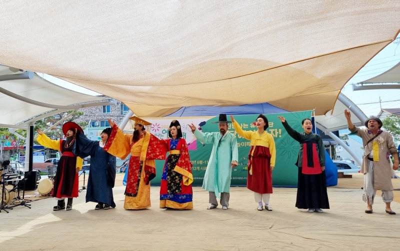 신나는 예술여행-마당에서 놀자! 공연 모습 (사진제공 = 정읍시)