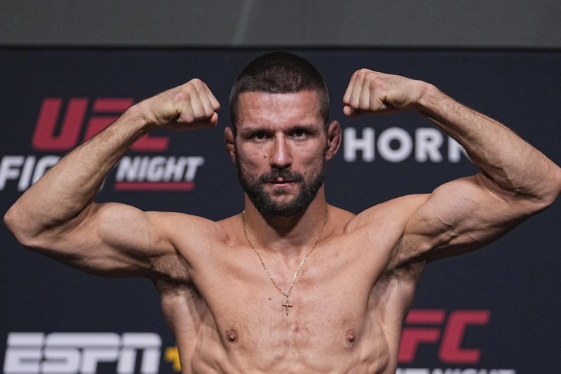 5연승 사루키안을 잡은 감롯(사진=UFC)