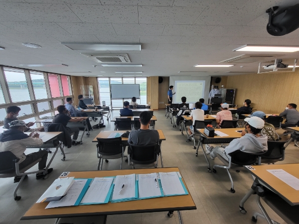 수상 레저 안전관리 교육 모습.