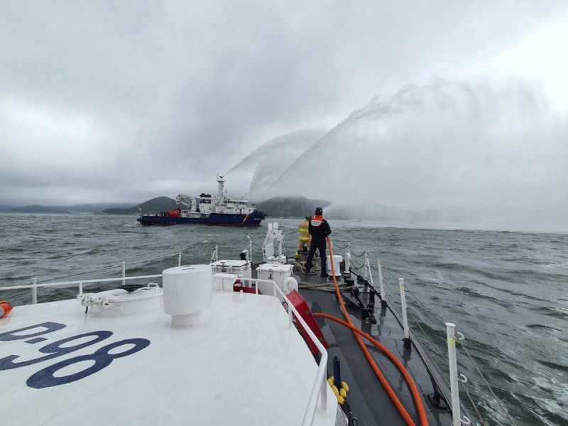 여수해양경찰이 항만방호 및 수난대비기본훈련을 실시하고 있다. (사진제공 = 여수해양경찰서)