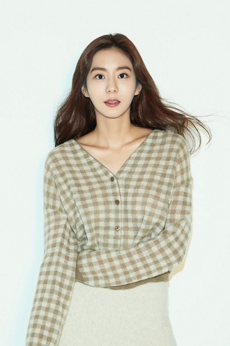 '올 댓 뮤즈3' 배우 유이의 라이프 스타일과 뷰티 꿀팁 소개