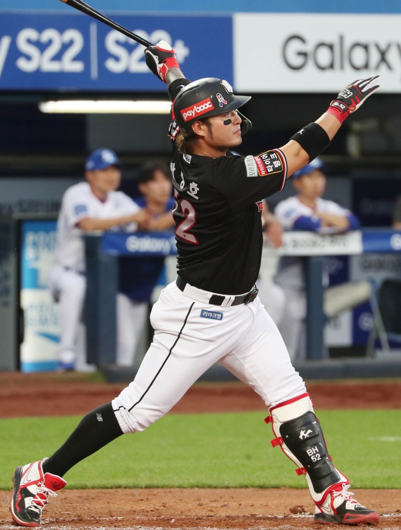 박병호가 30일 대구 삼성전에서 연타석홈런으로 시즌 26호 홈런을 날리고 있다.[연합뉴스 제공]
