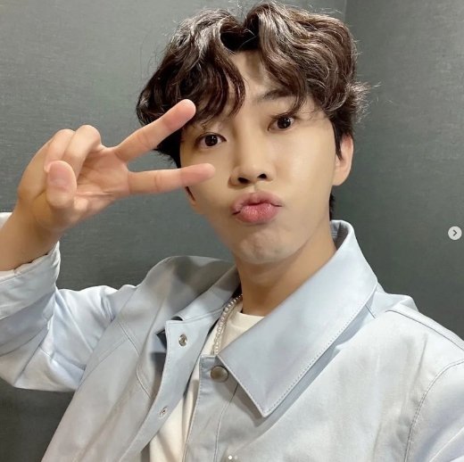 가수 임영웅의 공식 유튜브 채널이 총 조회수 15억 2000만회를 달성했다. 임영웅의 유튜브 채널이 조회수를 경신을 꾸준이 이어가는 모습이다./사진=임영웅 인스타그램