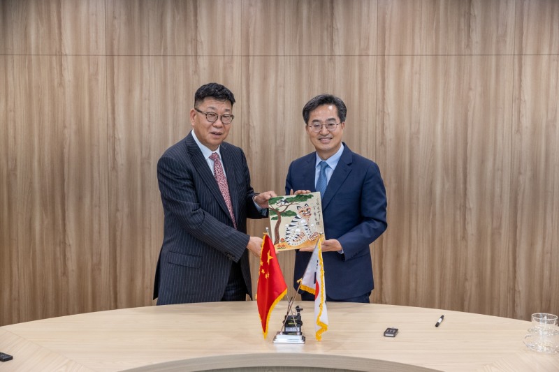 김동연 지사, 中 차하얼학회 회장과 경기도·중국 협력 방안 논의