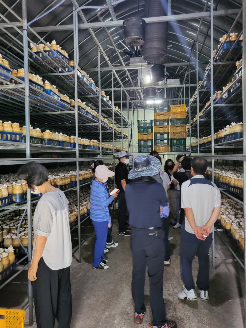 7일 실시된 선도농가 견학 모습 (사진제공 = 함평군)