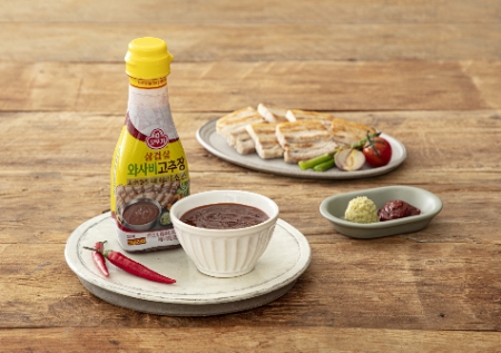 오뚜기 삼겹살 와사비 고추장소스 연출컷