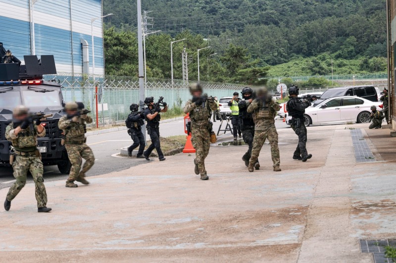 한미 연합 대테러 유관기관 합동훈련 모습 (사진제공 = 서해지방해양경찰청)