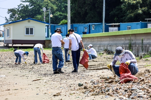 거제 대금마을 해변 정화 활동