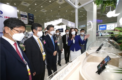 전년도 전시회 행사모습 / 사진 제공 = 한국디스플레이산업협회