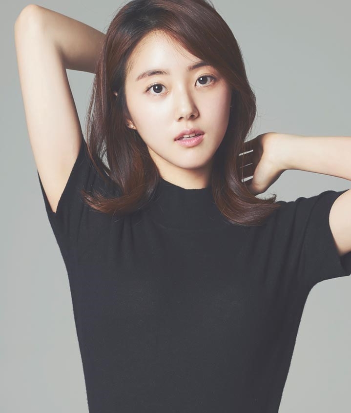 두산 베어스, 22일 잠실 SSG전에 배우 박세완이 승리 기원 시구