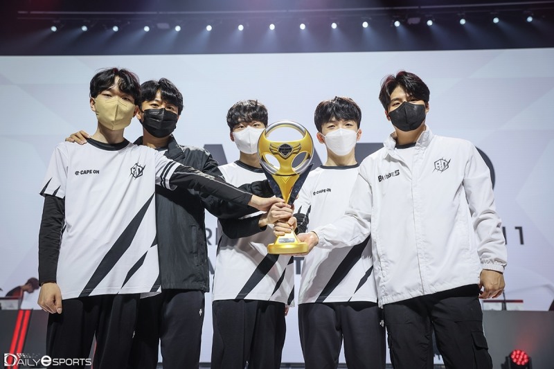 지난 시즌 우승을 차지한 DFI 블레이즈.