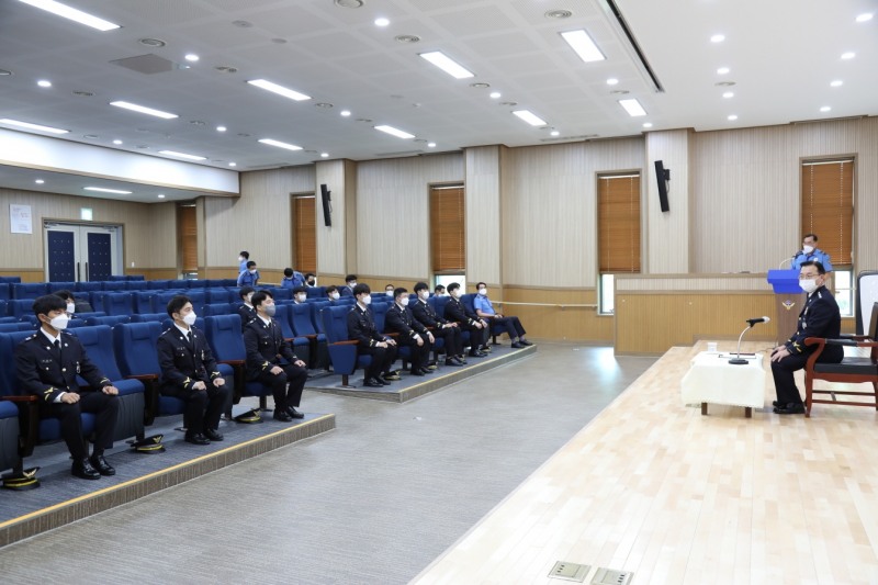 신임경찰관 참임식 모습 (사진제공 = 여수해양경찰서)