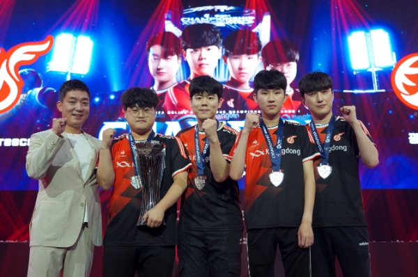 2022 eK리그 챔피언십 시즌1 우승팀 광동 프릭스/ 사진 제공 = 넥슨