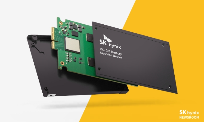 SK하이닉스는 1일 DDR5 D램 기반 첫 CXL 메모리 샘플을 개발했다고 밝혔다. 사진은 SK하이닉스가 개발한 첫 CXL 메모리인 4세대(1a) 10㎚급 DDR5 24Gb를 활용한 96㎇ 제품. (사진 = SK하이닉스 제공)