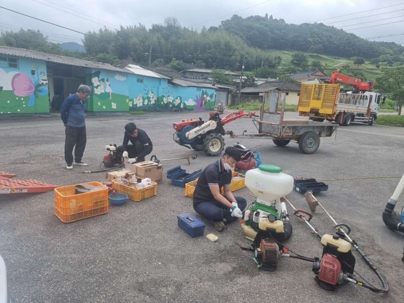 능주면 광사리 마을 농업기계 순회수리 교육 모습 (사진제공 = 화순군)