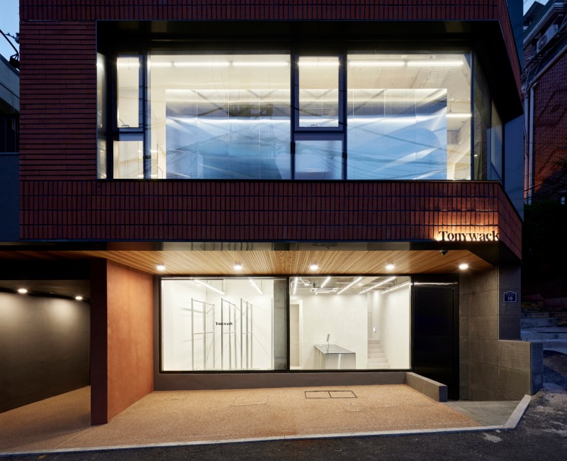 남성복 브랜드 TONYWACK, 8월 9일 단독 오프라인 쇼룸 오픈