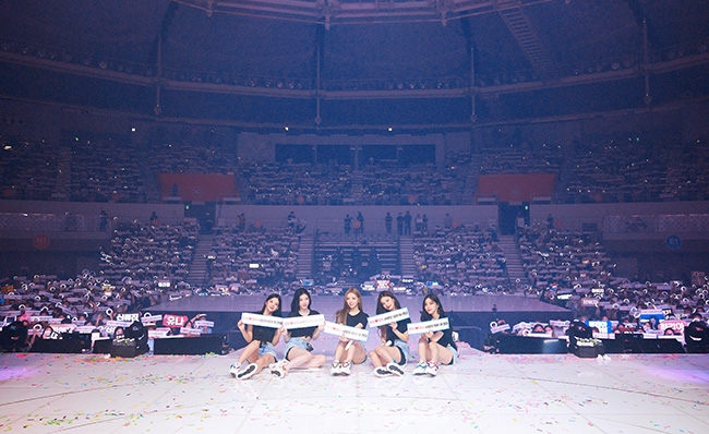 ITZY, 첫 월드투어 서울 공연 성공적 개최…“팬들의 큰 사랑에 보답하고파”