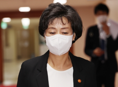 박순애 사회부총리 겸 교육부 장관이 지난 2일 오전 정부서울청사에서 열린 국무회의에 참석하고 있다. 출처=연합뉴스