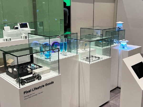 현대차 '아이오닉6' 전시 진행… 픽셀 라이프스타일 굿즈 주목